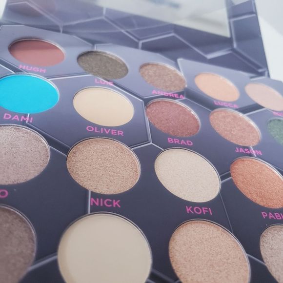 🌟HOSTPICK🌟Barbella Eyeshadow Palette| Beebeauty London - Picture 7 of 7